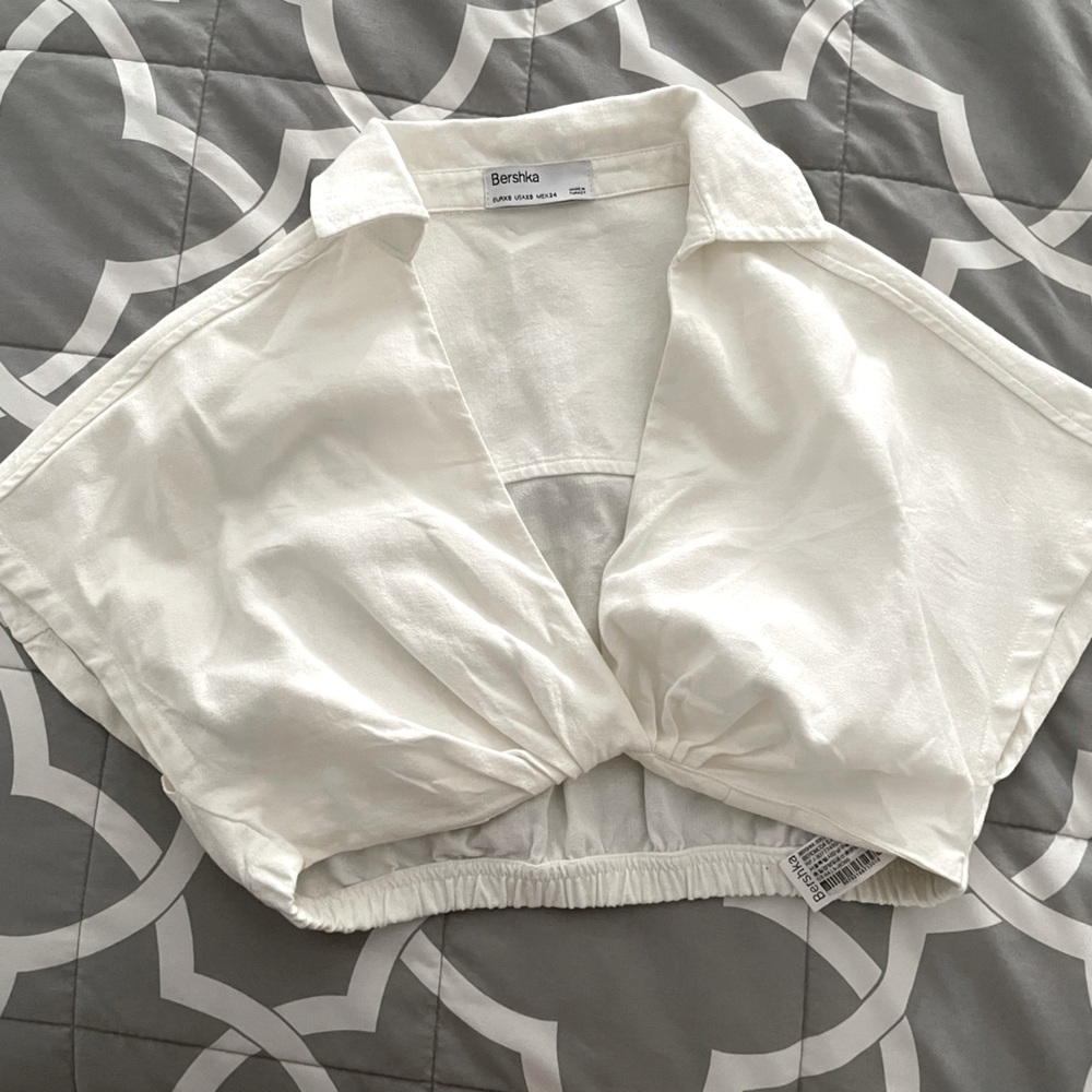 Bershka crop top size XS white linen